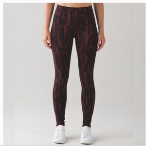 Lululemon leggings size 4 Wunder Under burgundy